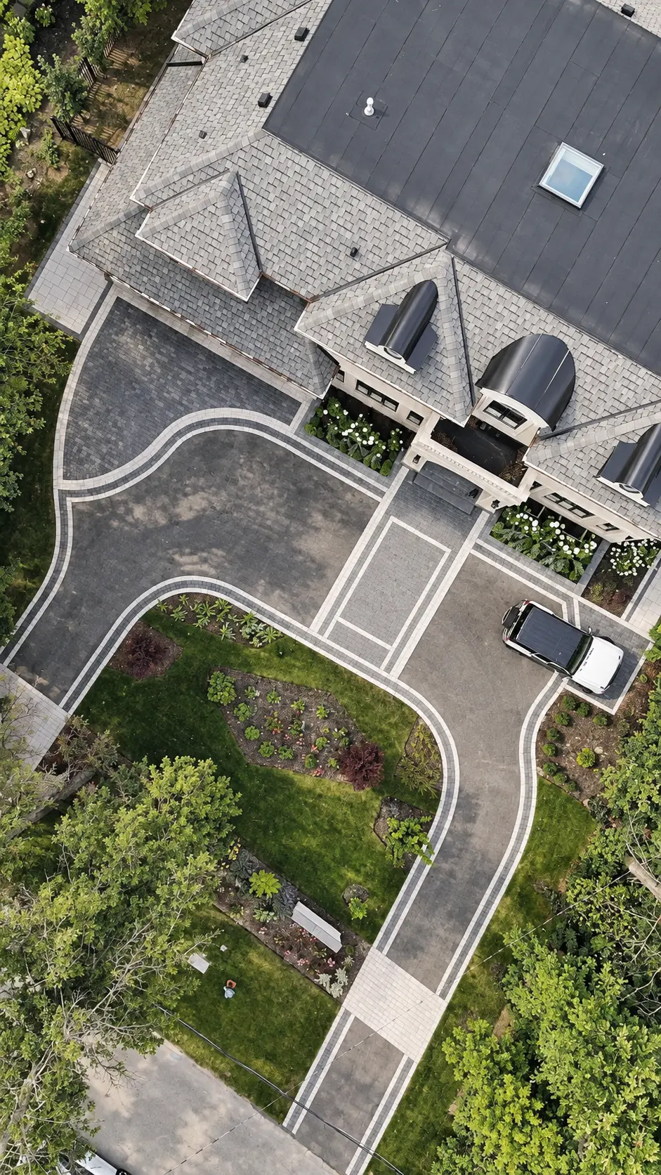 A quieter arrival for a grand home