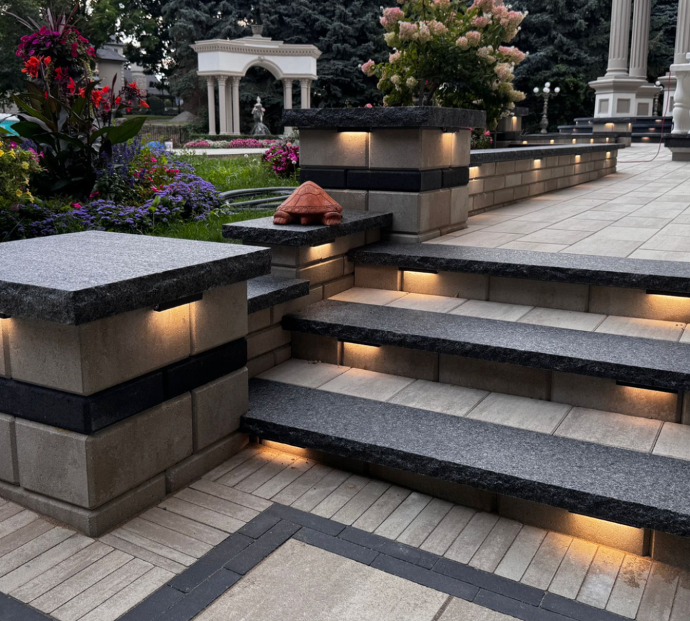 modern-backyard-design-and-construction